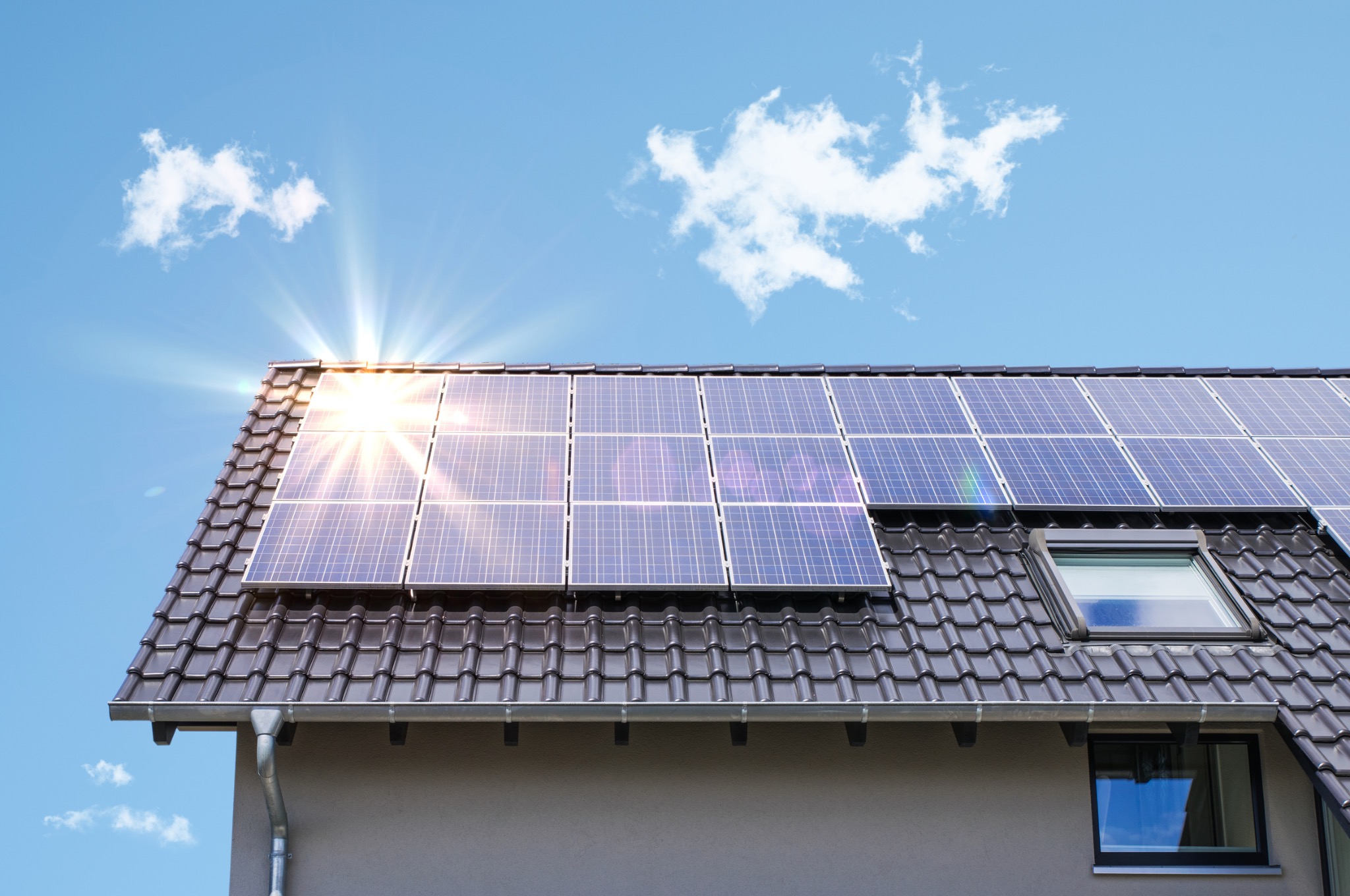 Maison avec panneaux solaires